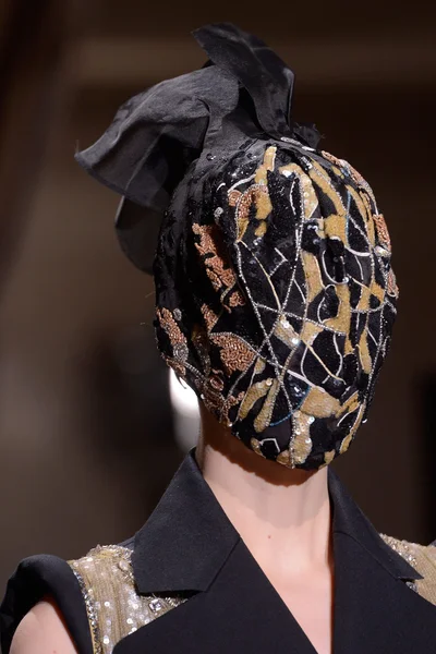 Look 29